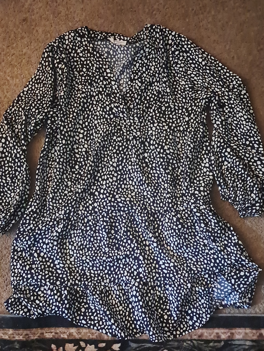 Women's Black & White Polka Dot V-Neck Long Sleeve Dress
